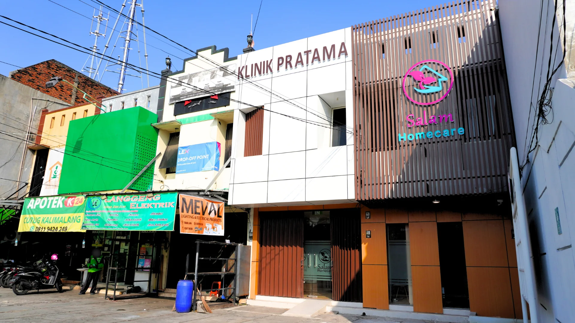Tampak Depan Klinik